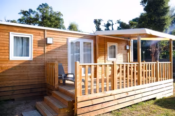 Chalet Premium 2 et sa terrasse en bois